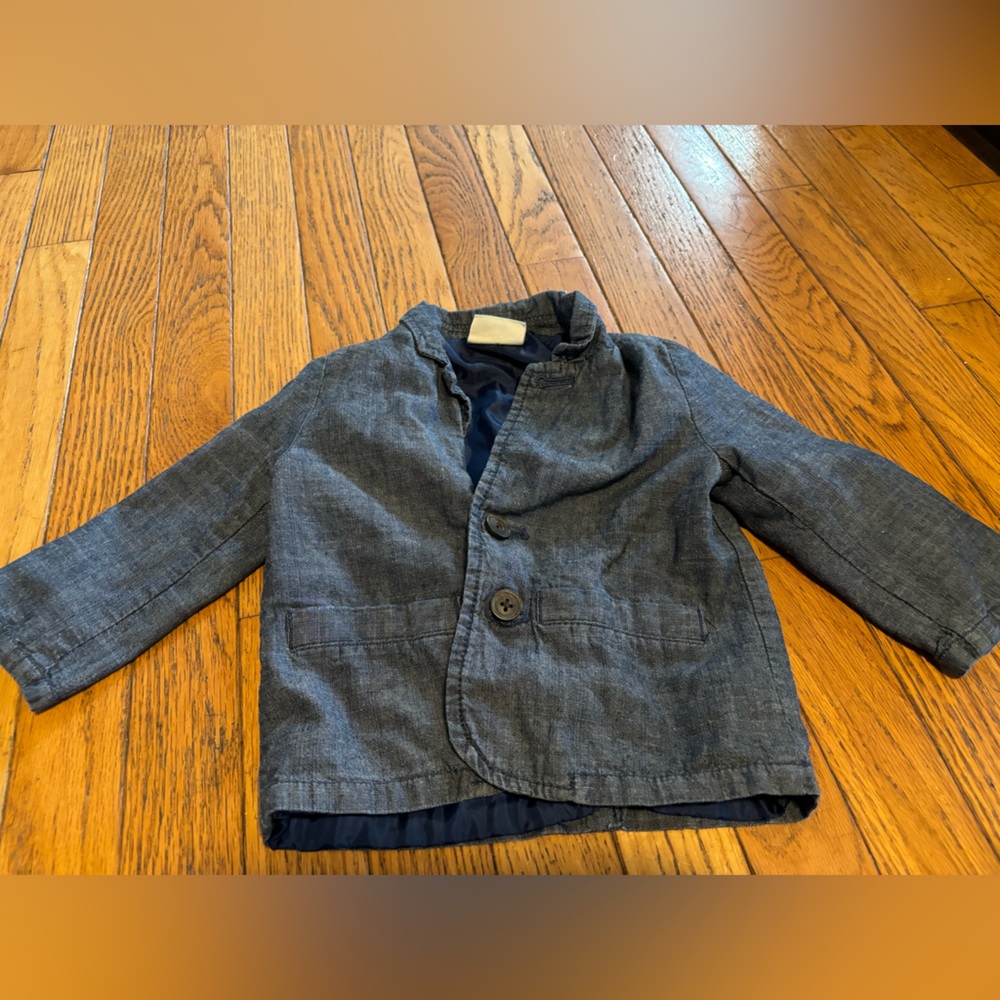 Crazy 8 blazer. 2 front buttons and sleeve buttons. Jean look. Lined.